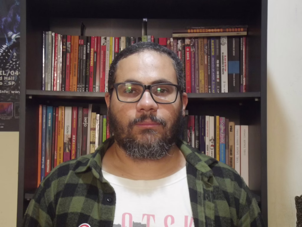 Author Headshot - Lages Ronaldo