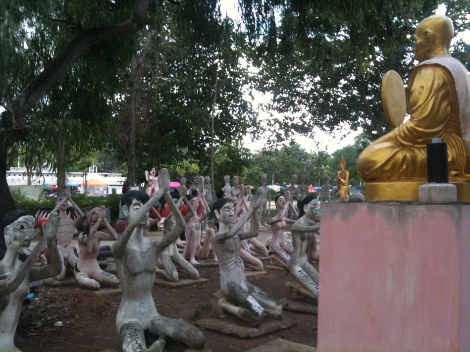 Tour-Through-Buddhist-Hell - Suphanburi-Hell-Temple-32